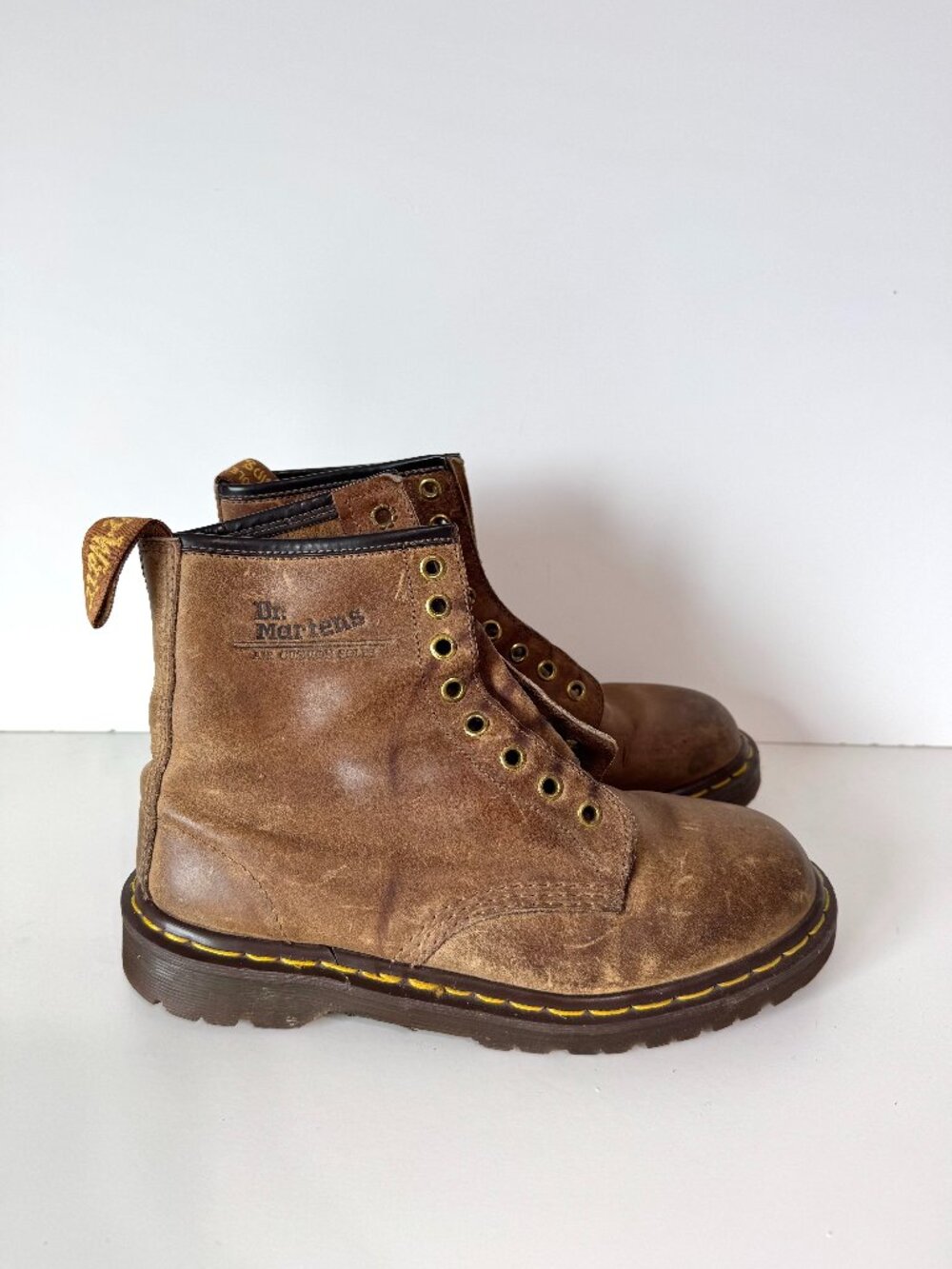 Vintag Dr. Martens Air Wair England Boots "Crazy Horse" Brown Distressed Leather
